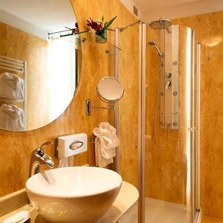Отель Color Style, Design & Gourmet Бардолино