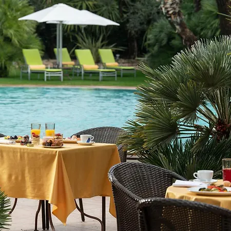 Color Style, Design & Gourmet 酒店 4*